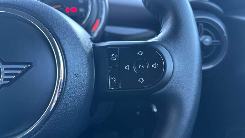 MINI Hatchback 1.5 Cooper Classic 5dr Auto Petrol Hatchback